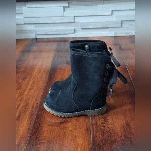 Kids UGG Corene Boot  Black Suede Size 6 Pull On Side Zip